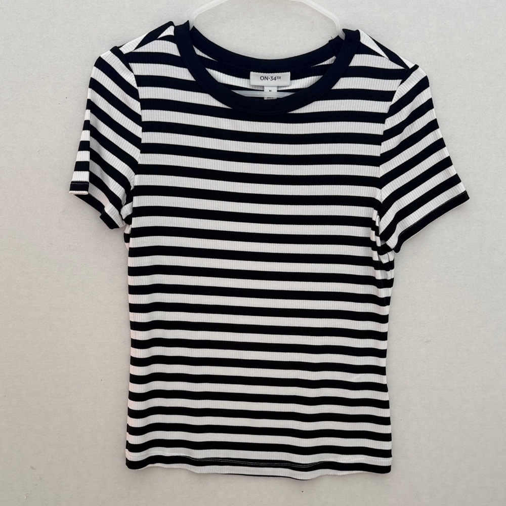 Macy’s On 34th Women's Black and White Striped Top